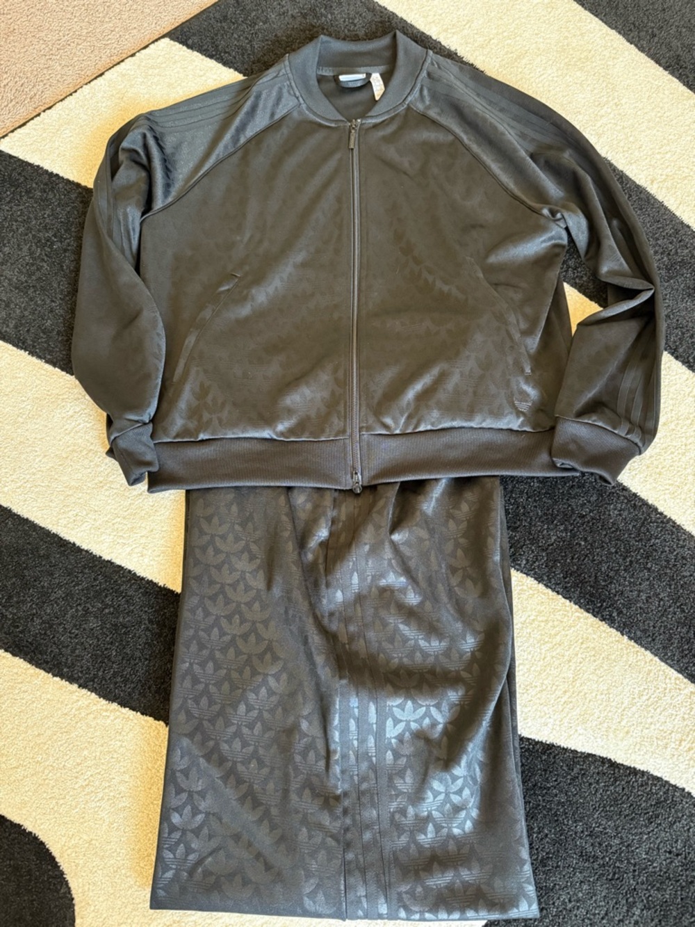 Women’s Adidas black two-Piece Zip Jacket and pant set
